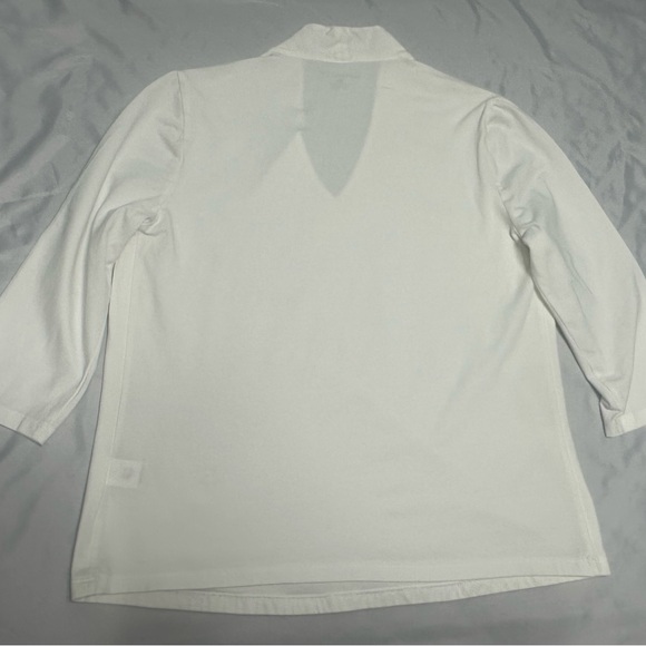 Appleseed's White V-Neck Top - Picture 3 of 5